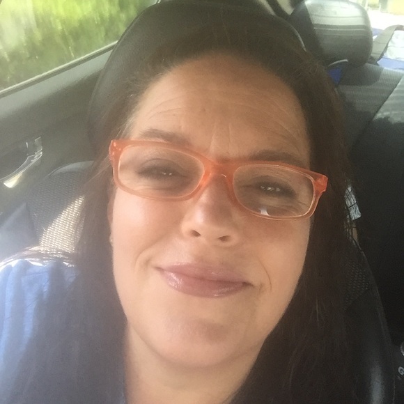 Meet your Posher, Linda - Picture 1 of 1